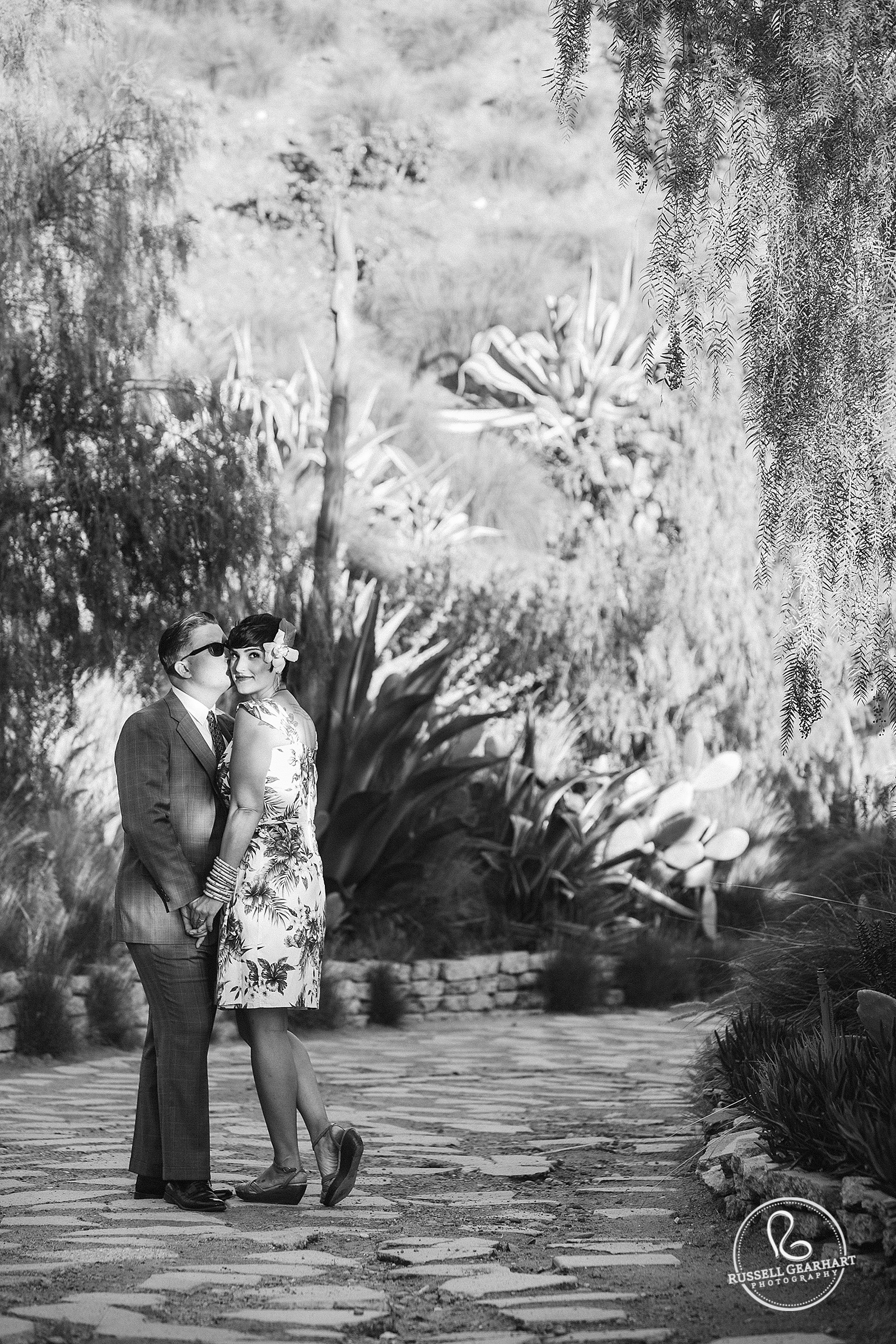 LA Bride and Groom Portrait: Hollywood Sign Wedding Portraits – Russell Gearhart Photography – www.gearhartphoto.com