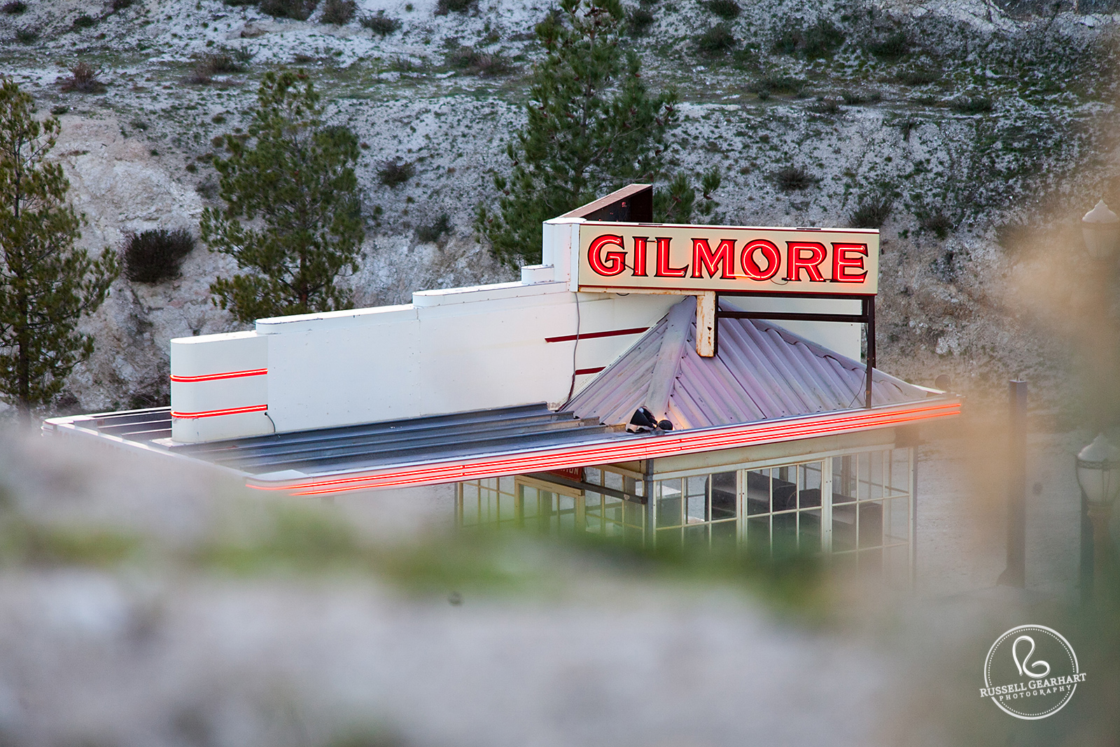 Gilmore Gas Station Neon Sign – Acton Wedding Venue – Russell Gearhart Photography – www.gearhartphoto.com