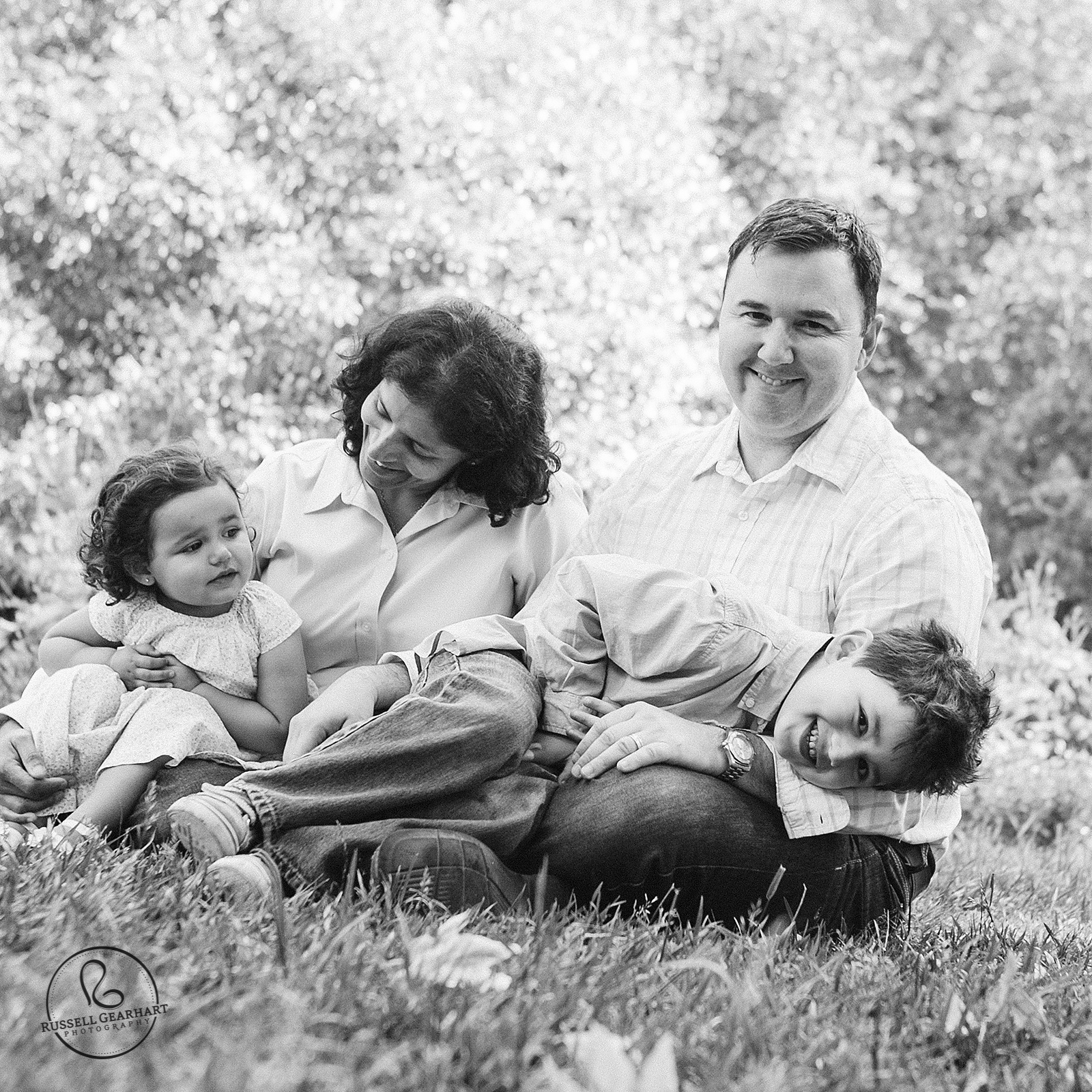 Southern California Garden Family Portrait – Russell Gearhart Photography – www.gearhartphoto.com