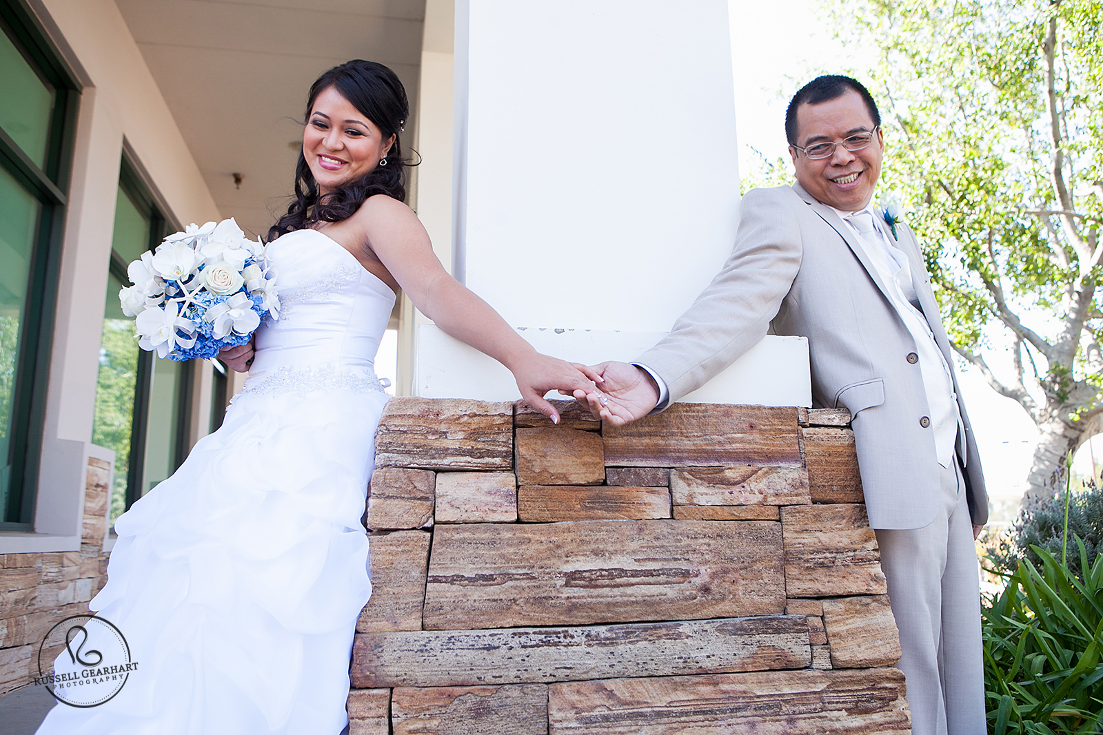 First Touch - Black Gold Golf Club Wedding – Russell Gearhart Photography – www.gearhartphoto.com