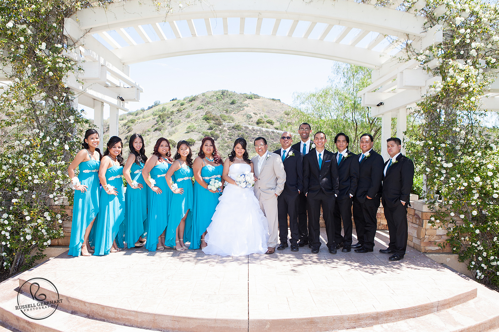 Wedding Party Under Arbor - Wedding at Black Gold Golf Club – Russell Gearhart Photography – www.gearhartphoto.com