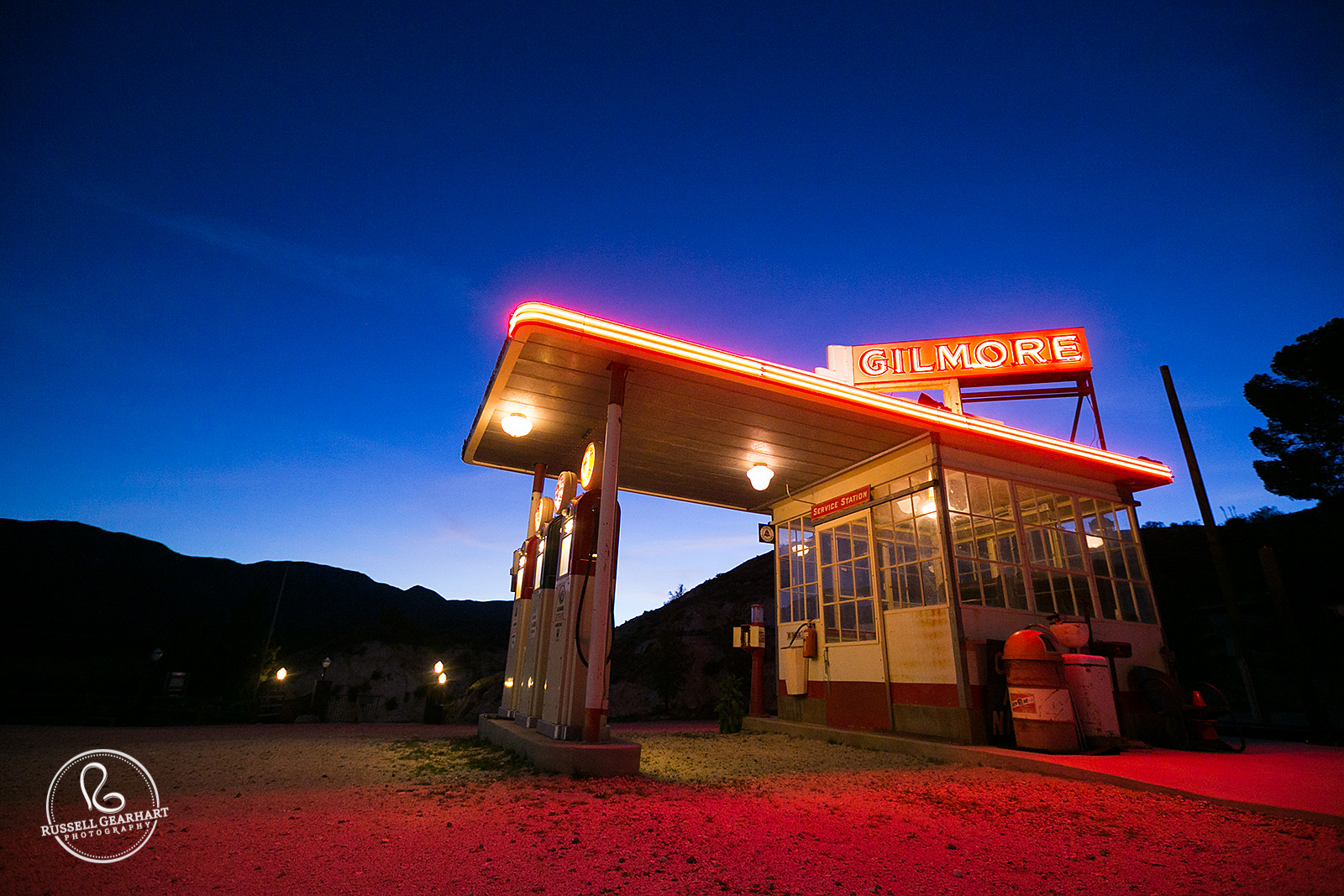 Vintage Gilmore Gas Station at Night – Los Angeles Wedding Venue: Middleton Ranch – Russell Gearhart Photography – www.gearhartphoto.com